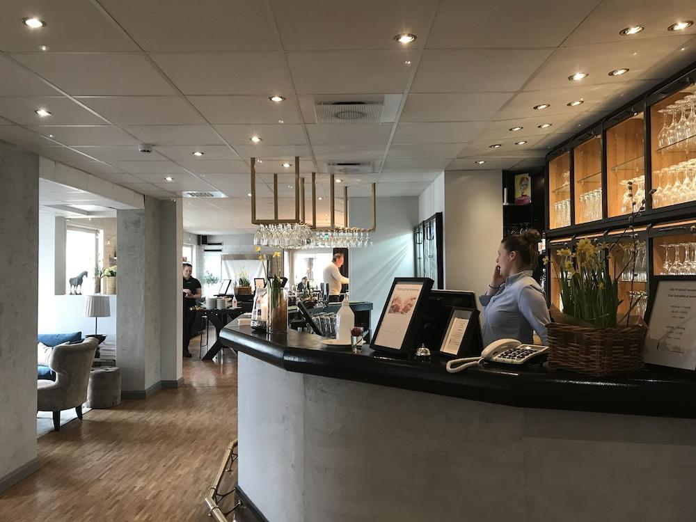 Mjoelby Stadshotell Extérieur photo